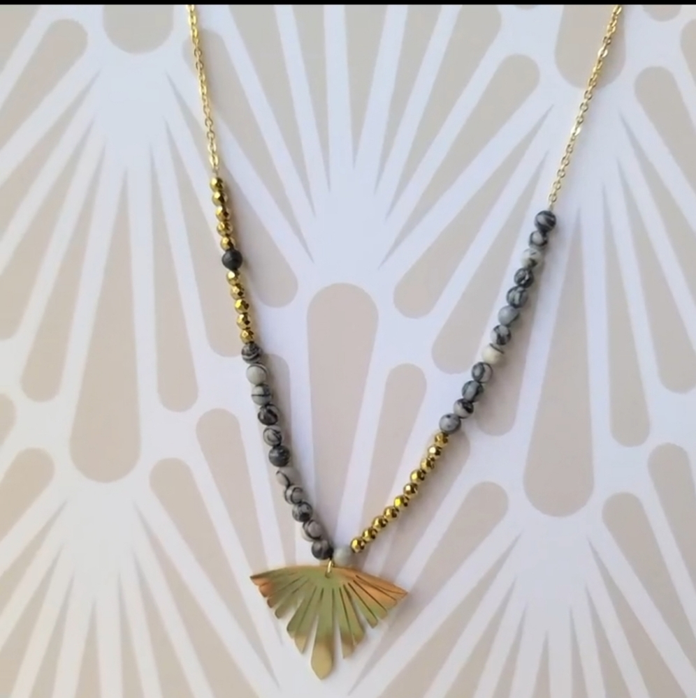 ✨18K Gold Leaf Charm Necklace